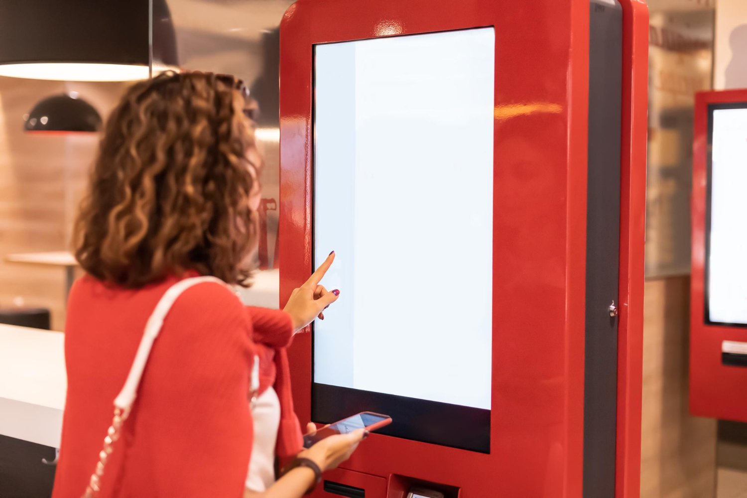 Totem de Autoatendimento em Negócios para Mulheres: Quando a Tecnologia Assume o Papel de Parceira